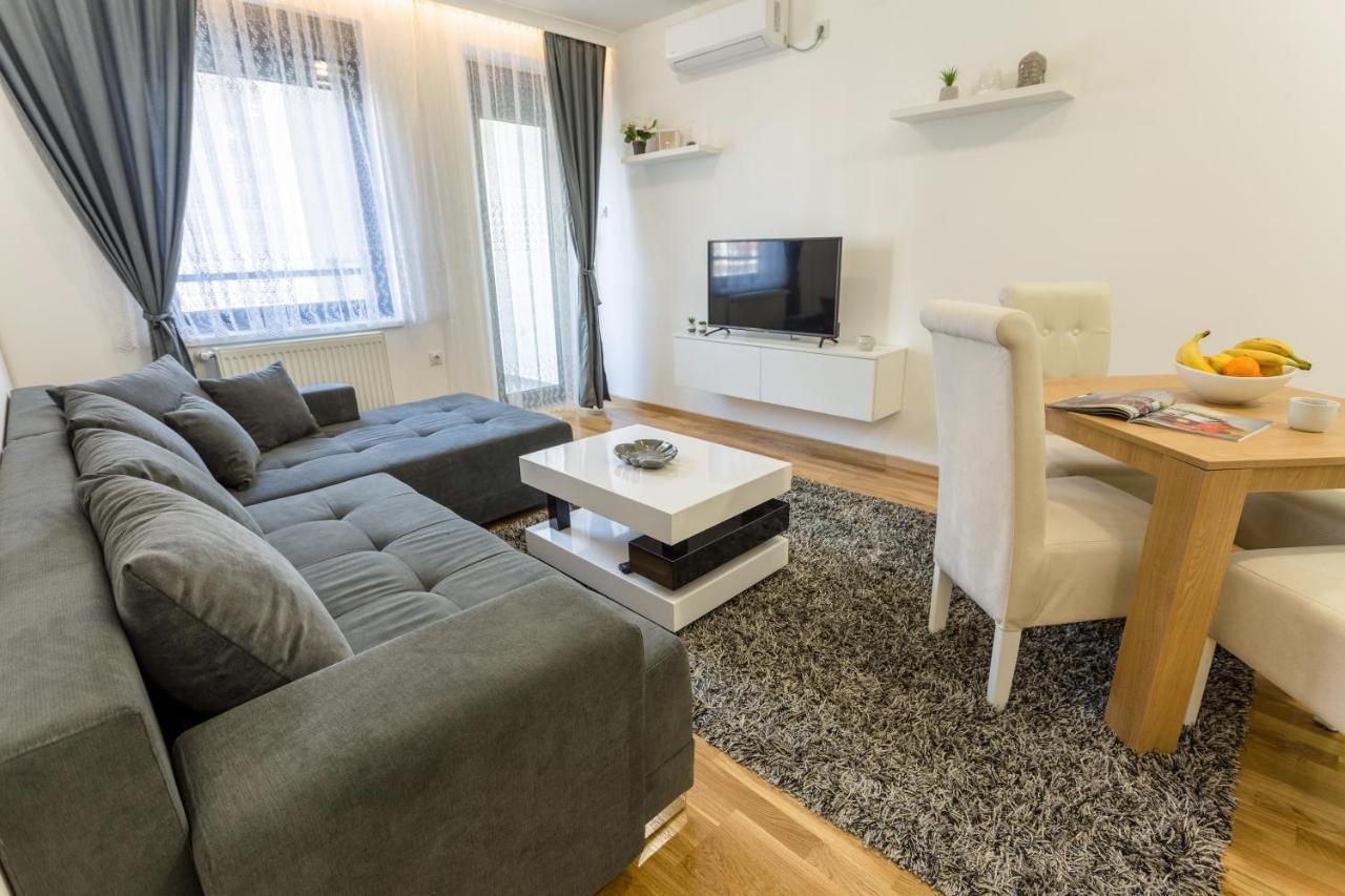 Santa Maria 4 Star Apartments Nis Bagian luar foto